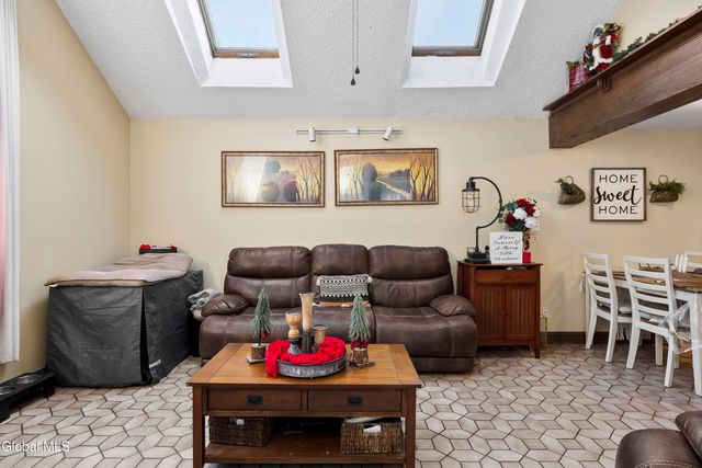 3041 E Lydius Street, Schenectady, NY 12303