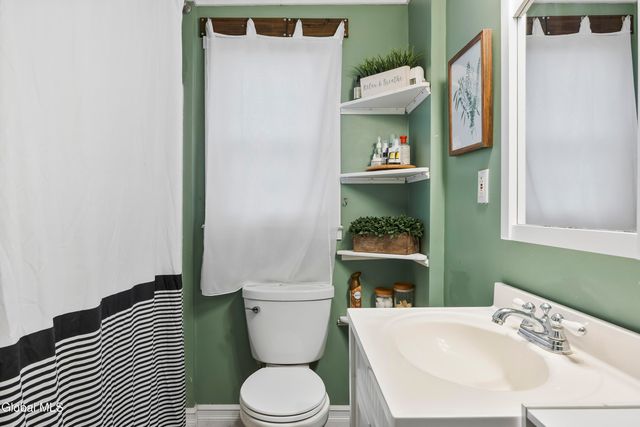 3041 E Lydius Street, Schenectady, NY 12303