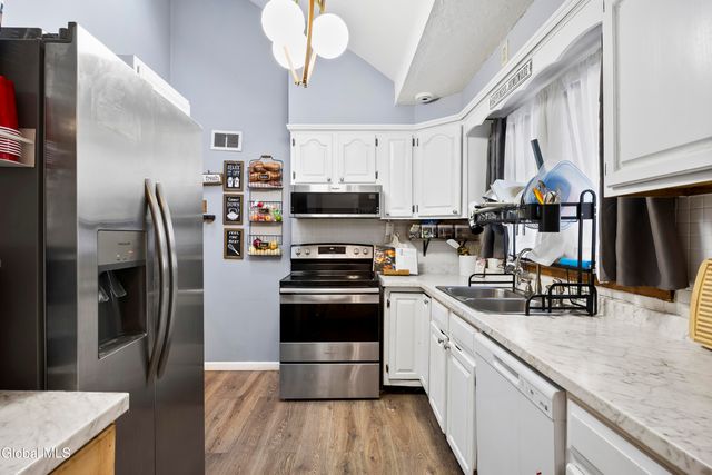 3041 E Lydius Street, Schenectady, NY 12303