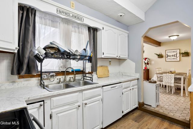 3041 E Lydius Street, Schenectady, NY 12303