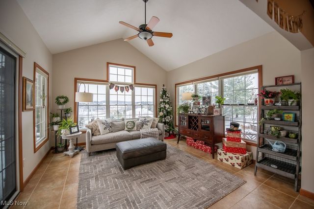 1313 Fairway Drive NE, New Philadelphia, OH 44663