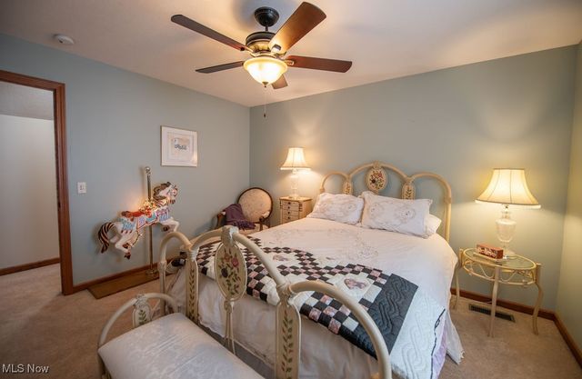 1313 Fairway Drive NE, New Philadelphia, OH 44663