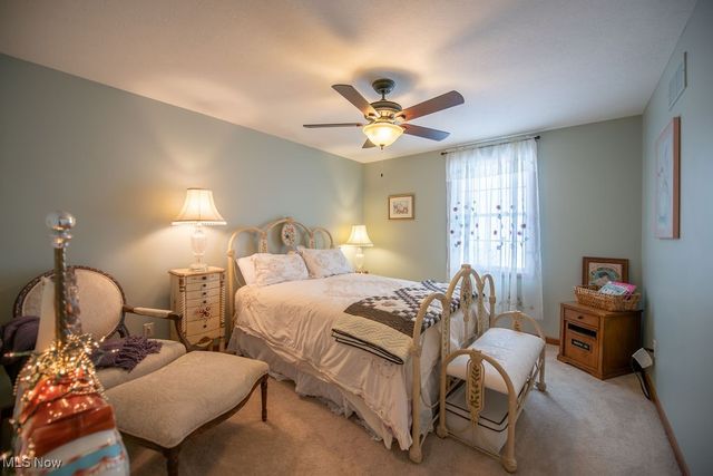 1313 Fairway Drive NE, New Philadelphia, OH 44663