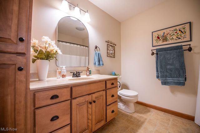 1313 Fairway Drive NE, New Philadelphia, OH 44663