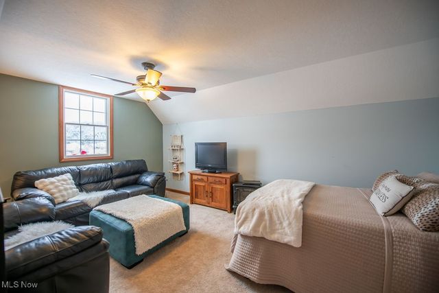 1313 Fairway Drive NE, New Philadelphia, OH 44663