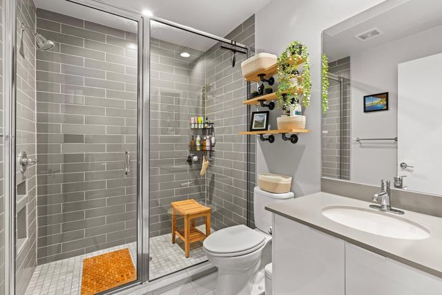 1800 E 4th 208, Austin, TX 78702