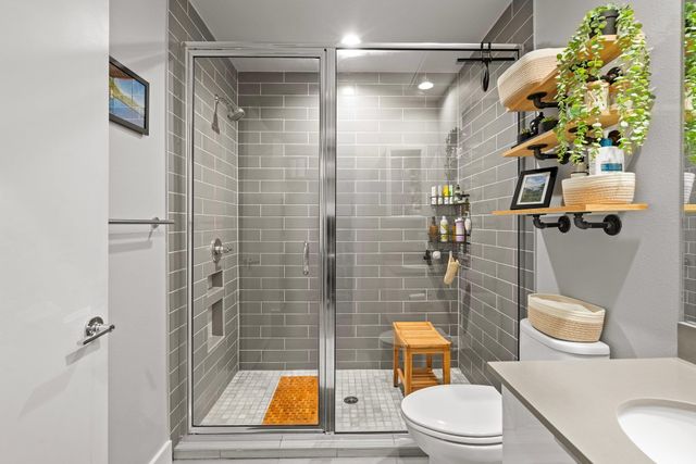 1800 E 4th 208, Austin, TX 78702