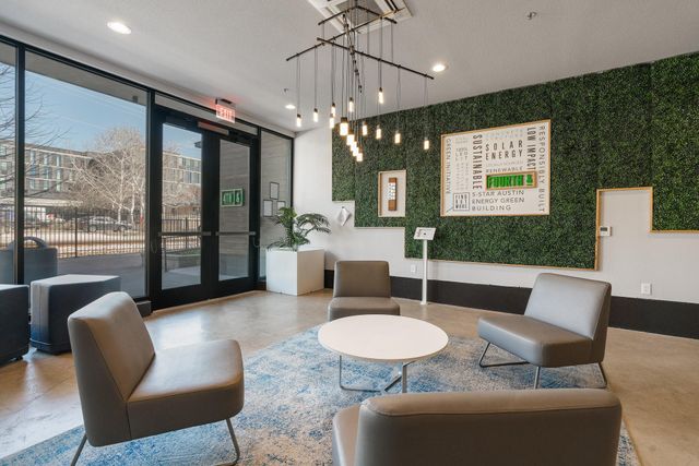 1800 E 4th 208, Austin, TX 78702