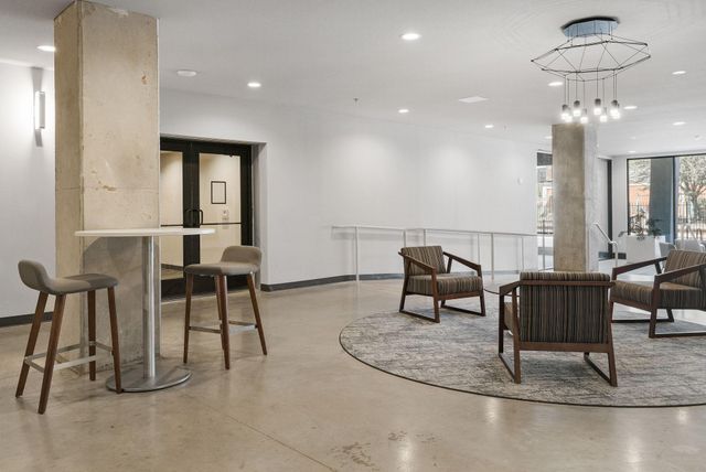 1800 E 4th 208, Austin, TX 78702