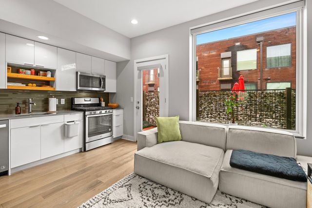 1800 E 4th 208, Austin, TX 78702