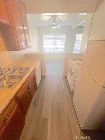 2115 Placentia Avenue 24, Costa Mesa, CA 92627