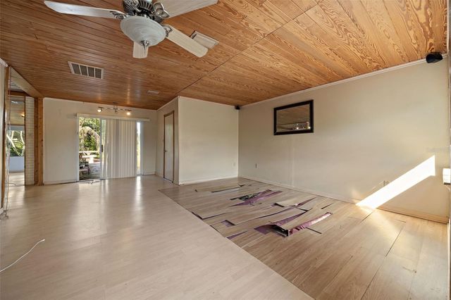 2802 WILSON CIRCLE, Lutz, FL 33548