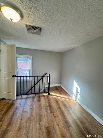 33-35 New Street, Shelton, CT 06484