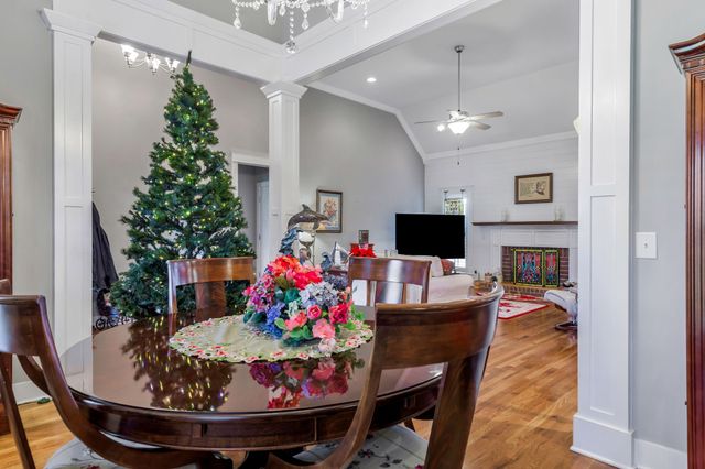 3043 Cross Gate Ln, Columbia, TN 38401