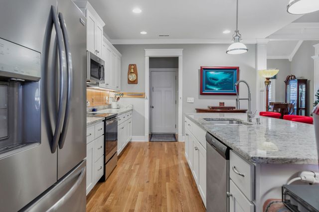 3043 Cross Gate Ln, Columbia, TN 38401