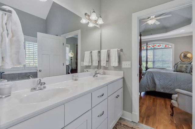 3043 Cross Gate Ln, Columbia, TN 38401