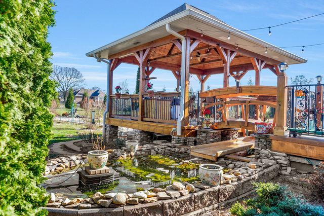 3043 Cross Gate Ln, Columbia, TN 38401