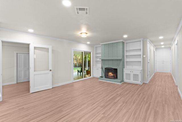 404 Oak Park Dr, Boerne, TX 78006