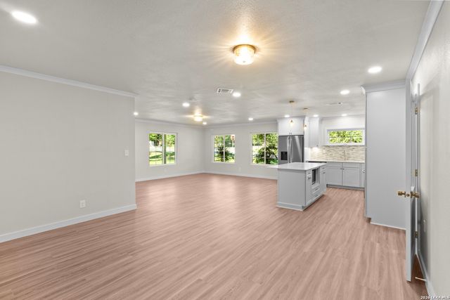 404 Oak Park Dr, Boerne, TX 78006