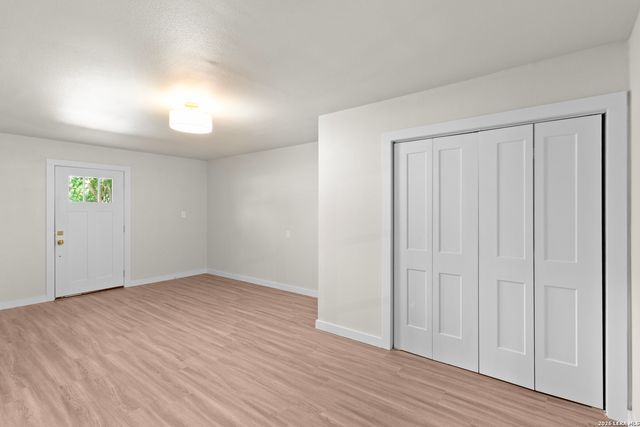 404 Oak Park Dr, Boerne, TX 78006