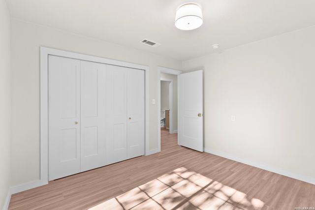 404 Oak Park Dr, Boerne, TX 78006