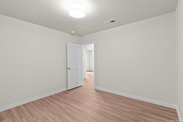 404 Oak Park Dr, Boerne, TX 78006