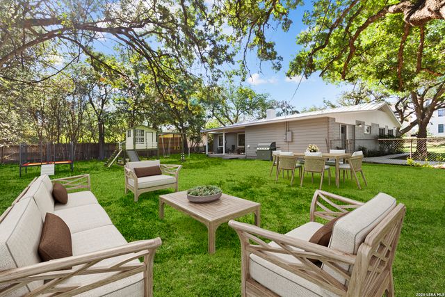 404 Oak Park Dr, Boerne, TX 78006