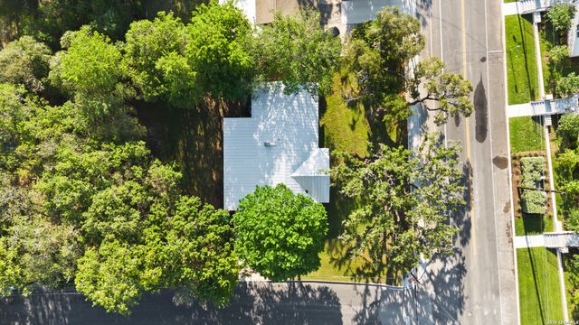 404 Oak Park Dr, Boerne, TX 78006