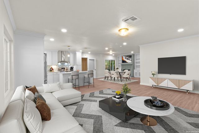 404 Oak Park Dr, Boerne, TX 78006