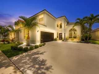 6017 Newport Village Way, Lake Worth, FL 33463