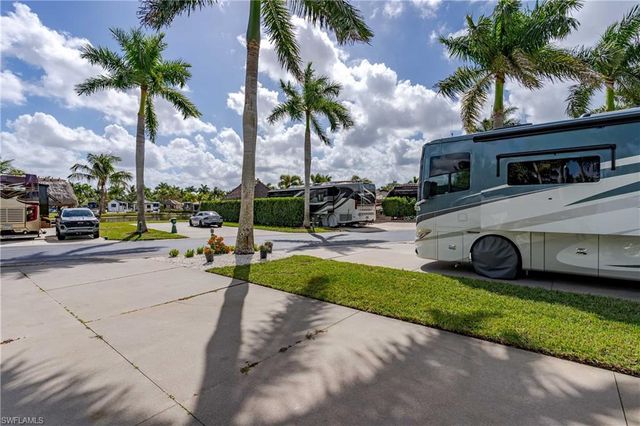 13399 Snook CIR, Naples, FL 34114