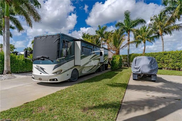 13399 Snook CIR, Naples, FL 34114