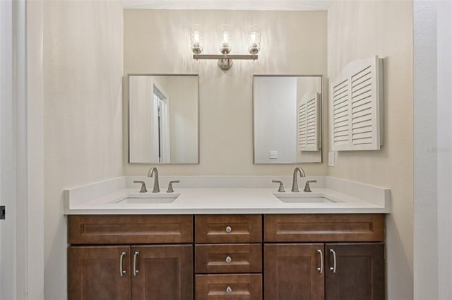 744 AVENIDA ESTANCIA 142, Venice, FL 34292