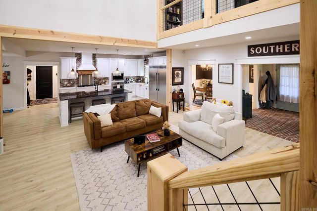 28244 S Sardis Road, Bauxite, AR 72011
