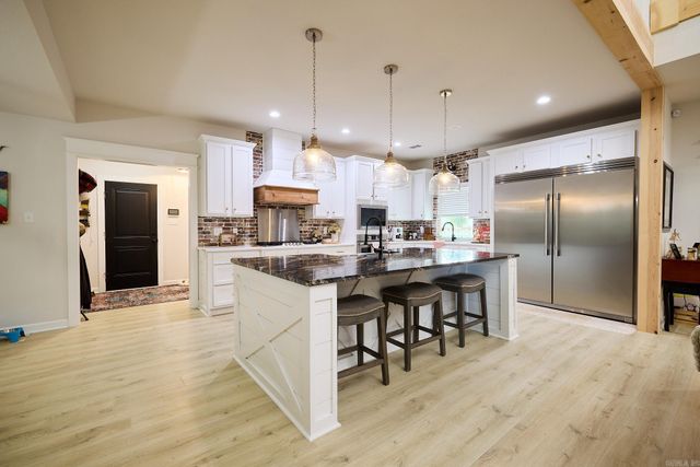 28244 S Sardis Road, Bauxite, AR 72011