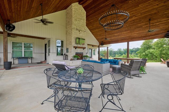 28244 S Sardis Road, Bauxite, AR 72011