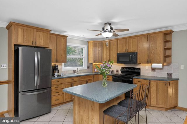121 S LIMEKILN PIKE, Chalfont, PA 18914