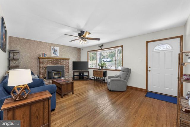 121 S LIMEKILN PIKE, Chalfont, PA 18914