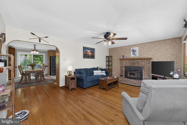 121 S LIMEKILN PIKE, Chalfont, PA 18914