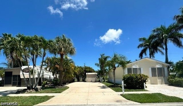 1675 Diamond Lake CIR, Naples, FL 34114