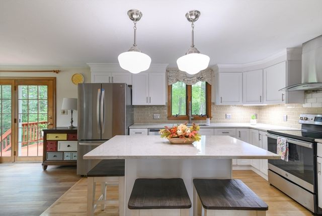 57 Sheri Ln, Weymouth, MA 02190