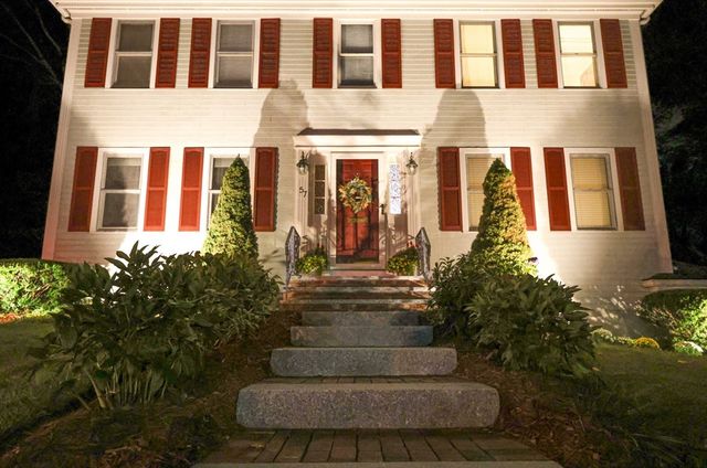 57 Sheri Ln, Weymouth, MA 02190