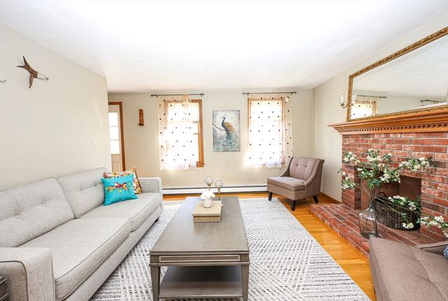 57 Sheri Ln, Weymouth, MA 02190