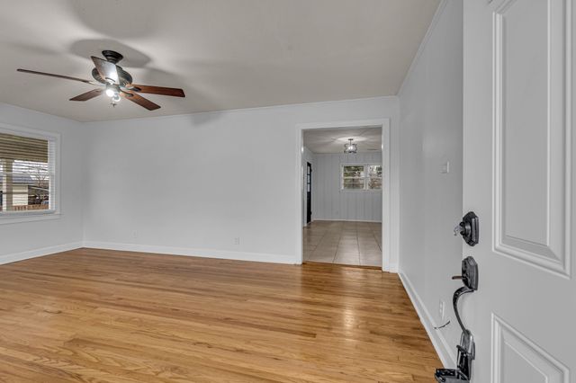 1102 N High St, Winchester, TN 37398