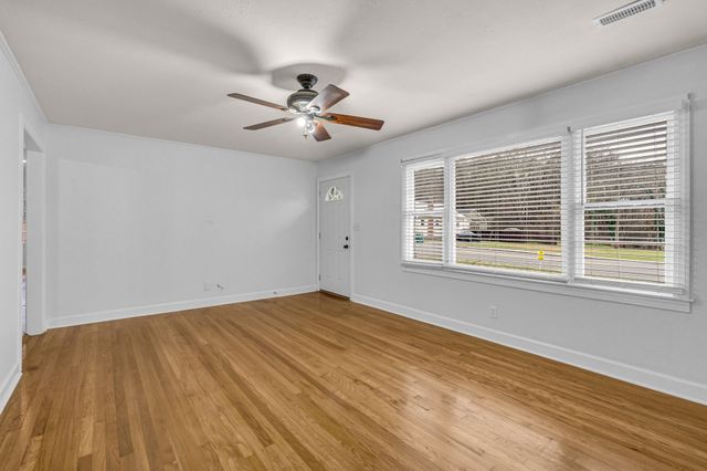 1102 N High St, Winchester, TN 37398