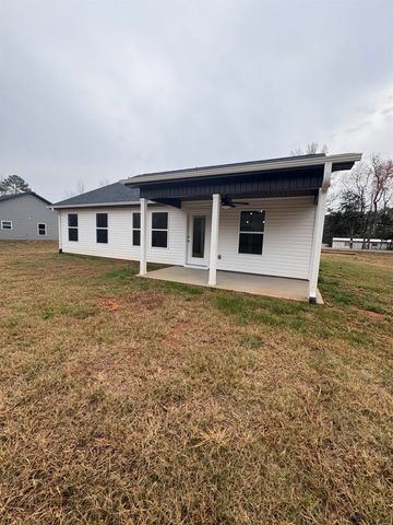 776 Darwin Rd, Gaffney, SC 29340