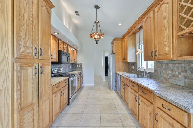 235 LINGER LANE, Sun City Center, FL 33573