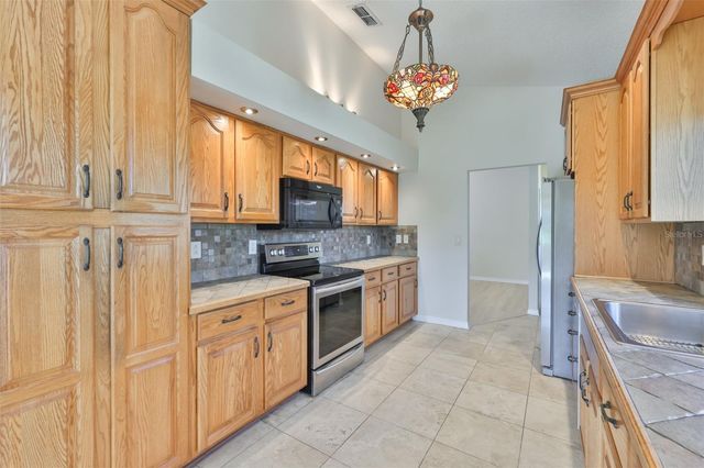 235 LINGER LANE, Sun City Center, FL 33573