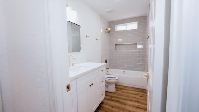 3742 Royal Manor Drive, Houston, TX 77082