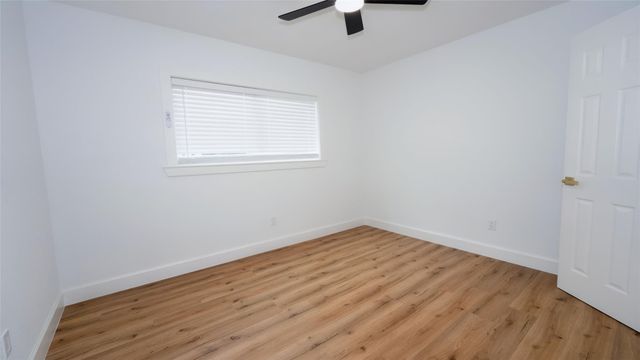 3742 Royal Manor Drive, Houston, TX 77082